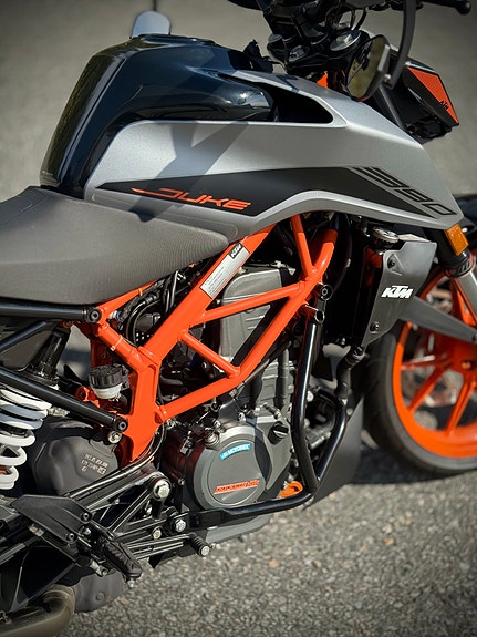 KTM 390 Duke 2 of 8