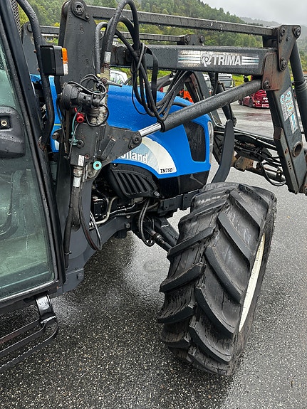 New Holland TN75DA 6 of 26
