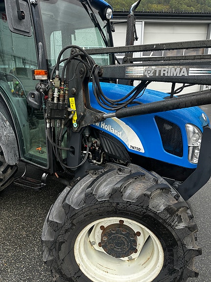 New Holland TN75DA 5 of 26
