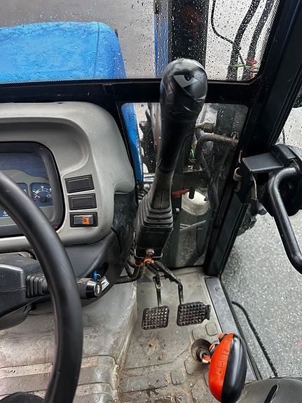 New Holland TN75DA 19 of 26