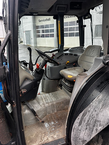 New Holland TN75DA 15 of 26