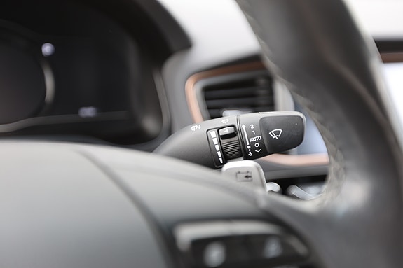Hyundai IONIQ 26 of 30