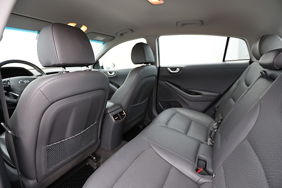 Hyundai IONIQ 17 of 30