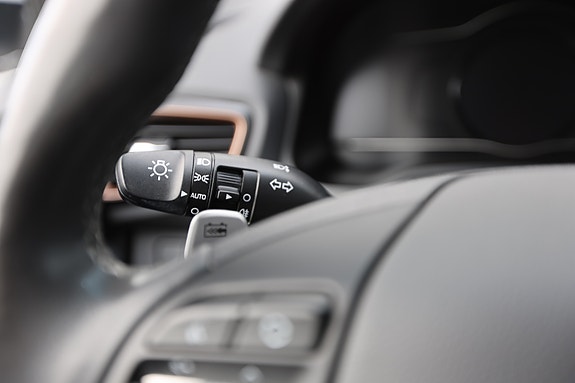 Hyundai IONIQ 24 of 30