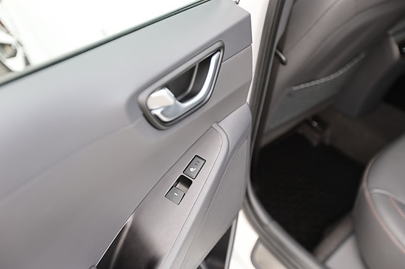 Hyundai IONIQ 16 of 30