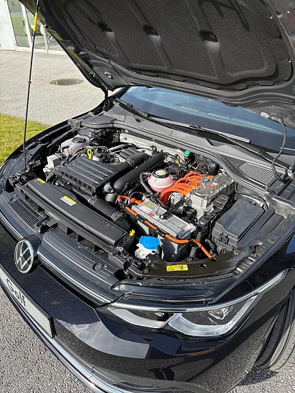 Volkswagen Golf VIII 6 of 15