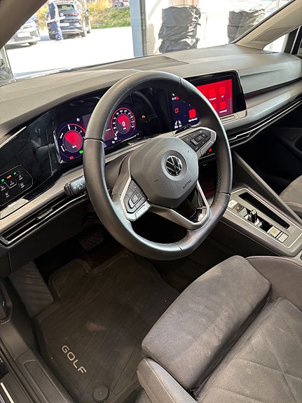 Volkswagen Golf VIII 15 of 15