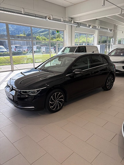 Volkswagen Golf VIII 13 of 15