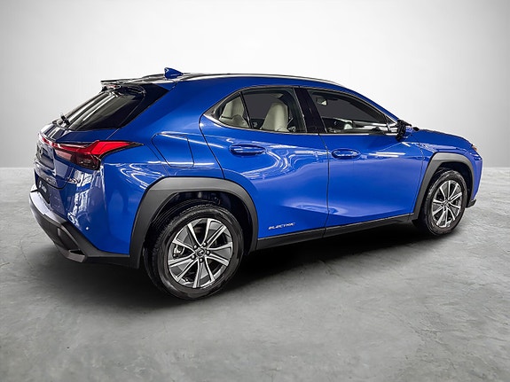 Lexus UX300e 5 of 23