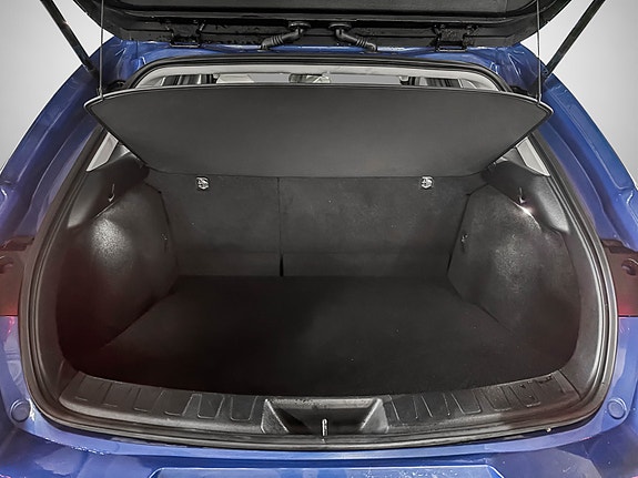 Lexus UX300e 19 of 23