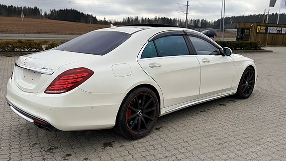 Mercedes-Benz S63 10 of 26