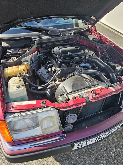 Mercedes-Benz 230 E 6 of 27