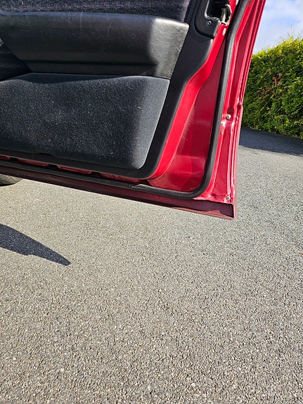 Mercedes-Benz 230 E 8 of 27
