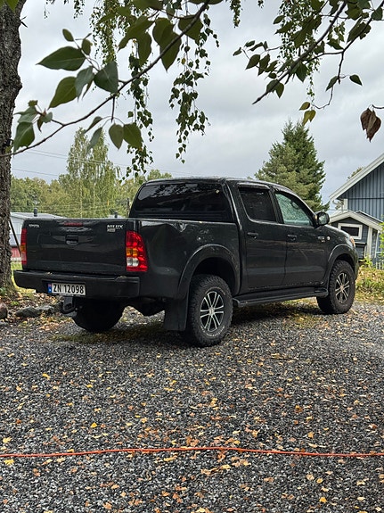 Toyota HiLux 5 of 11