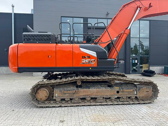 Hitachi ZX 350 LC-7 6 of 17