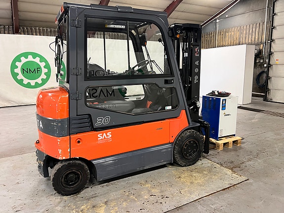 Toyota 7FBMF30 7 of 14