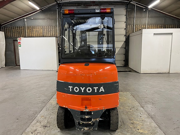 Toyota 7FBMF30 8 of 14