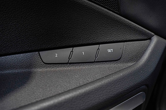 Audi 16 of 30