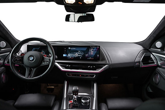BMW XM 28 of 30