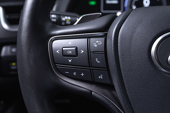 Lexus UX300e 11 of 26