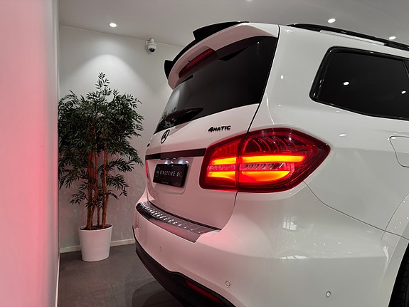 Mercedes-Benz GLS350 d 10 of 30