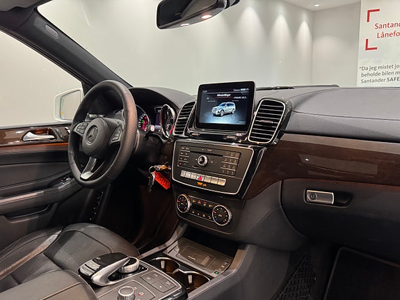 Mercedes-Benz GLS350 d 17 of 30