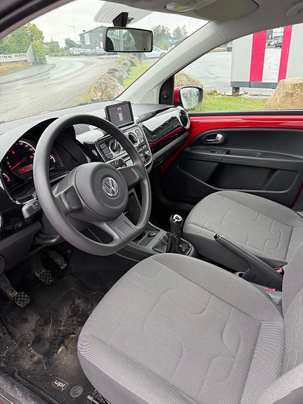 Volkswagen UP! 9 of 14