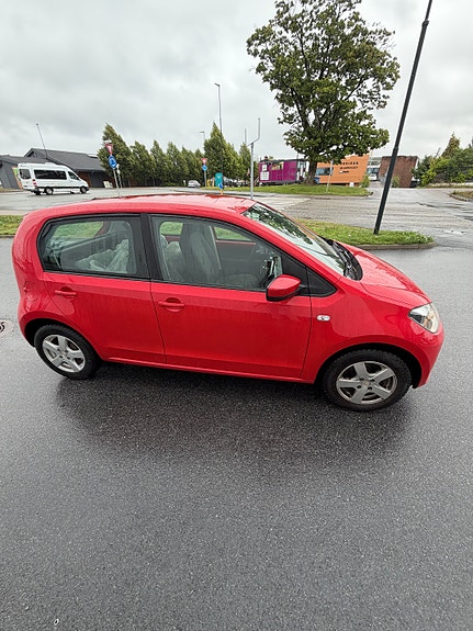 Volkswagen UP! 5 of 14
