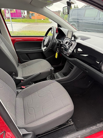 Volkswagen UP! 10 of 14