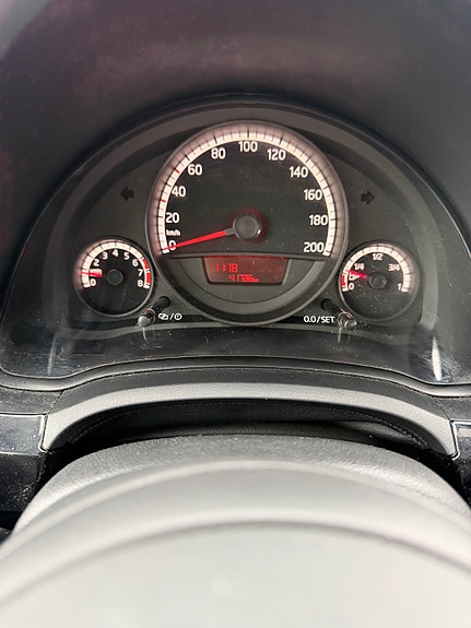 Volkswagen UP! 14 of 14