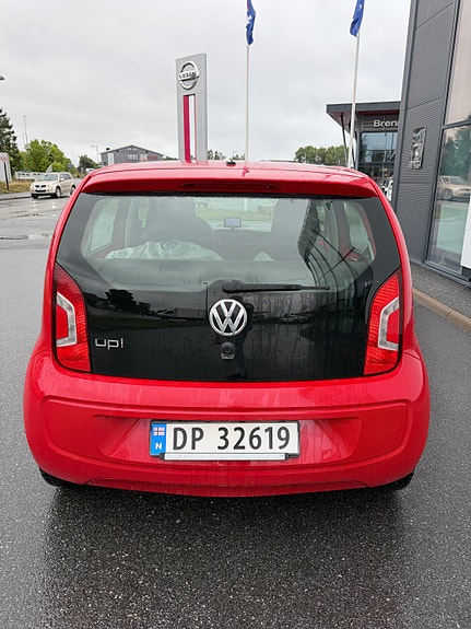 Volkswagen UP! 7 of 14