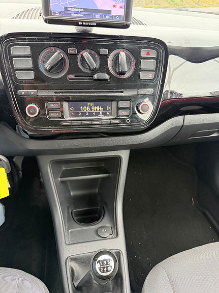 Volkswagen UP! 13 of 14