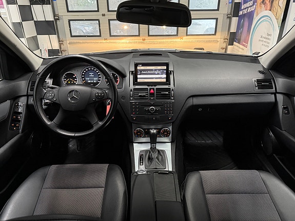 Mercedes-Benz C220 25 of 30
