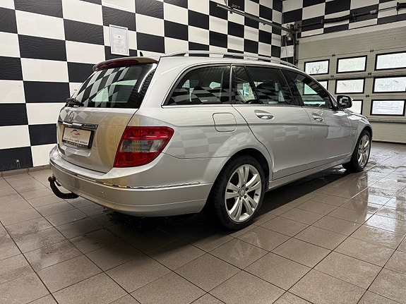 Mercedes-Benz C220 7 of 30