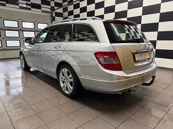Mercedes-Benz C220 11 of 30