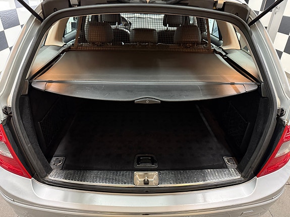 Mercedes-Benz C220 13 of 30