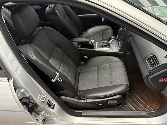 Mercedes-Benz C220 22 of 30