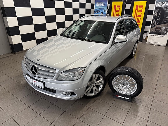 Mercedes-Benz C220 2 of 30