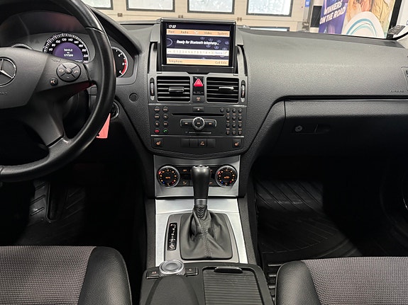Mercedes-Benz C220 27 of 30