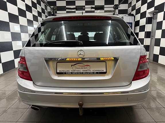 Mercedes-Benz C220 9 of 30