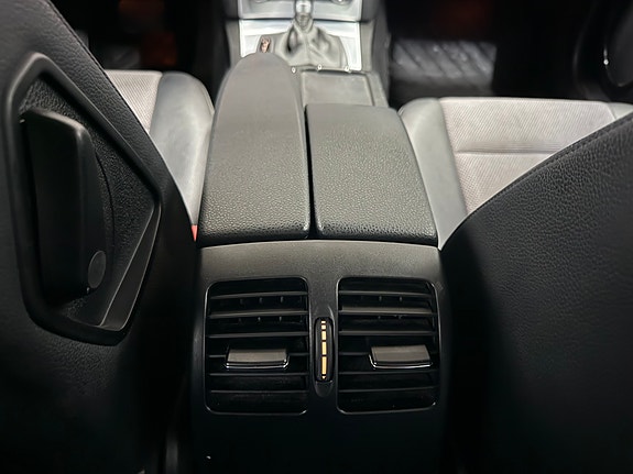 Mercedes-Benz C220 29 of 30