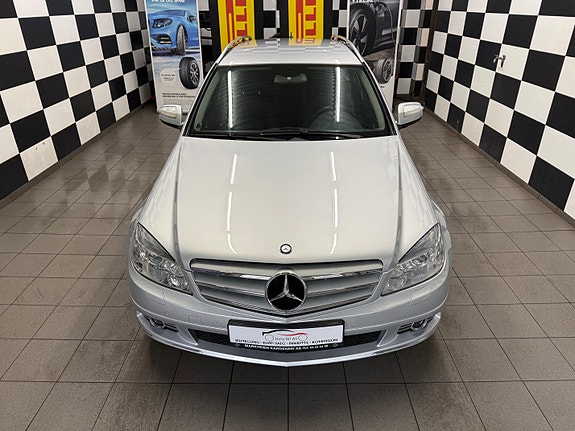 Mercedes-Benz C220 4 of 30