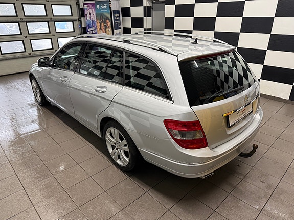 Mercedes-Benz C220 12 of 30