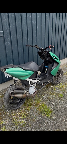 Yamaha Aerox 2 of 5