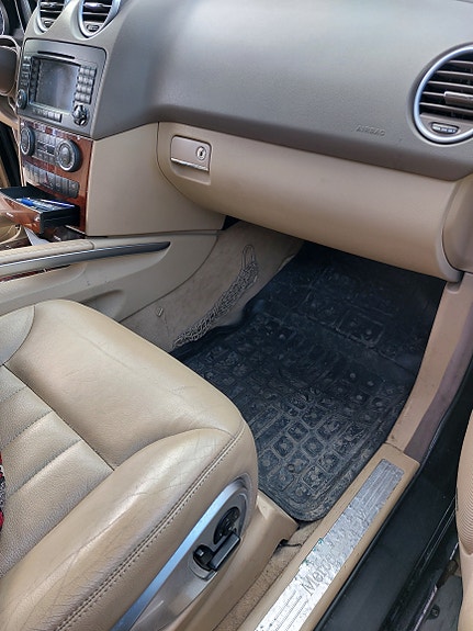 Mercedes-Benz ML350 2 of 10