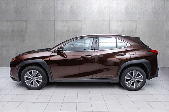 Lexus UX300e 3 of 29