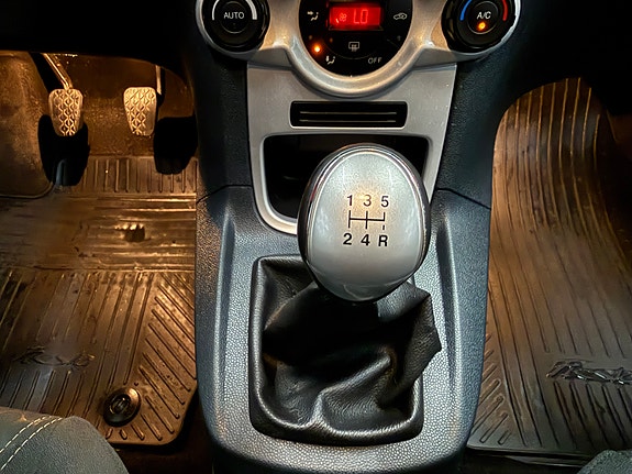 Ford Fiesta 25 of 30