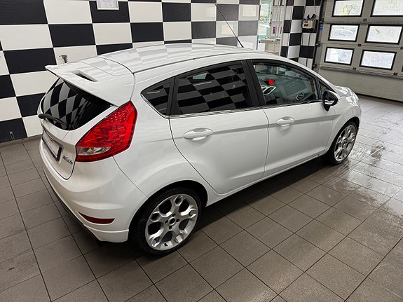 Ford Fiesta 8 of 30