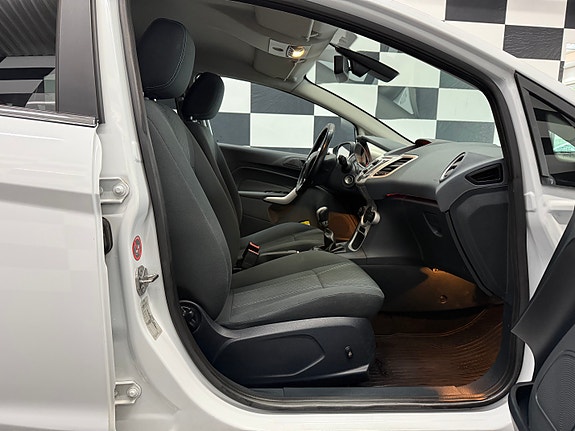 Ford Fiesta 18 of 30