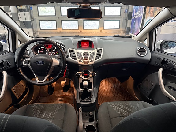Ford Fiesta 22 of 30